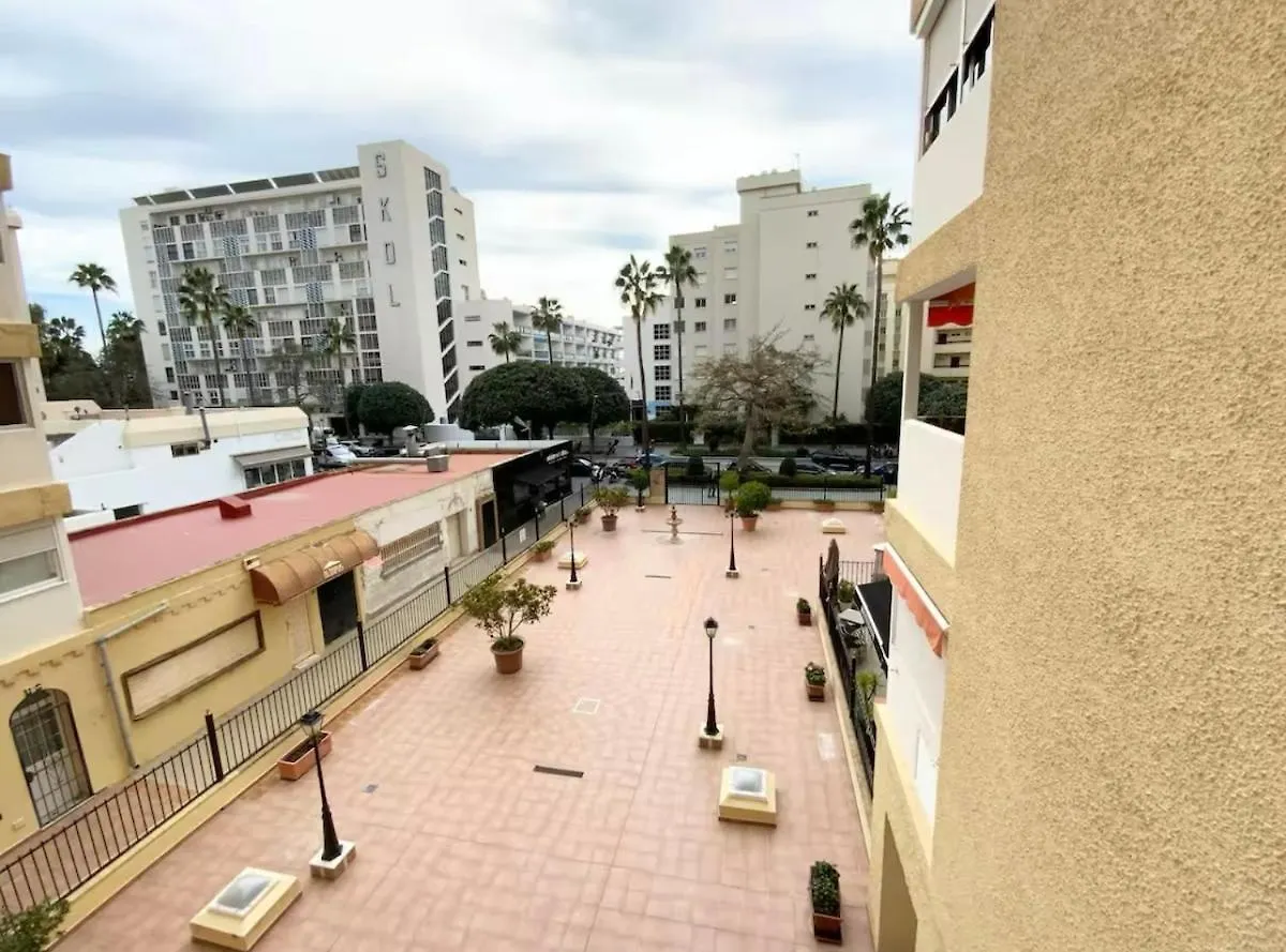 Marbella Beachside Apartment - 1 Min Walk To Beach