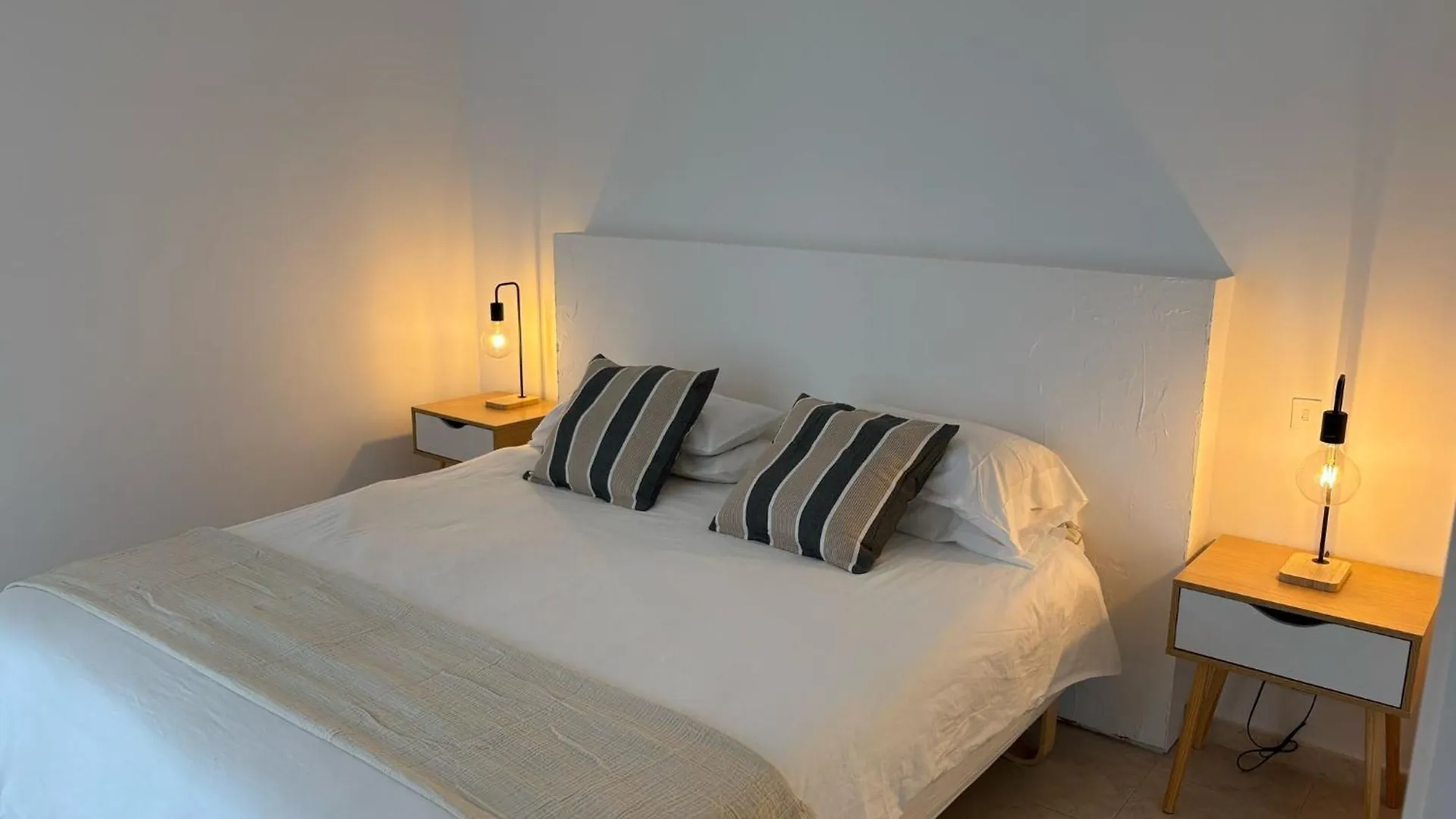 Marbella Beachside Apartment - 1 Min Walk To Beach 0*,  Spain
