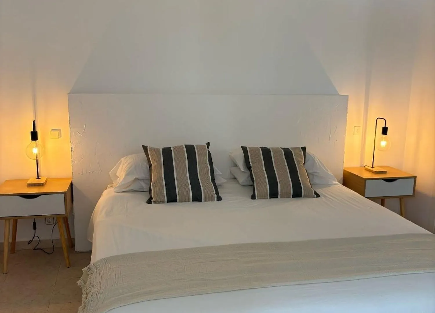 Marbella Beachside Apartment - 1 Min Walk To Beach 0*,  Spain