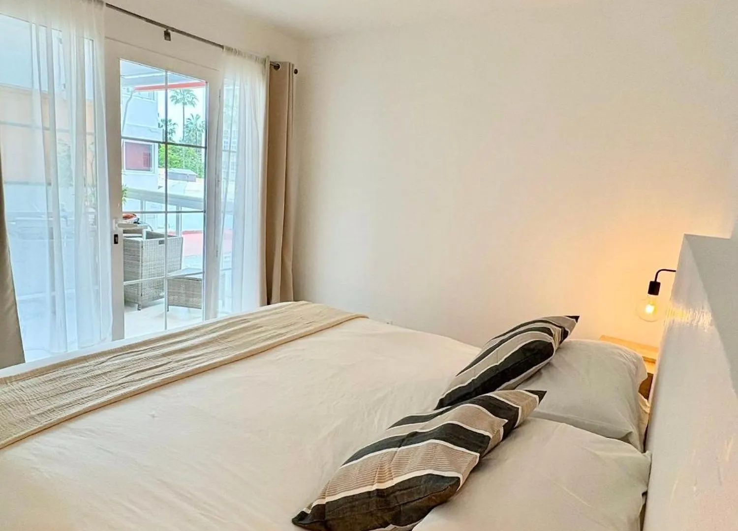 Marbella Beachside Apartment - 1 Min Walk To Beach 0*,