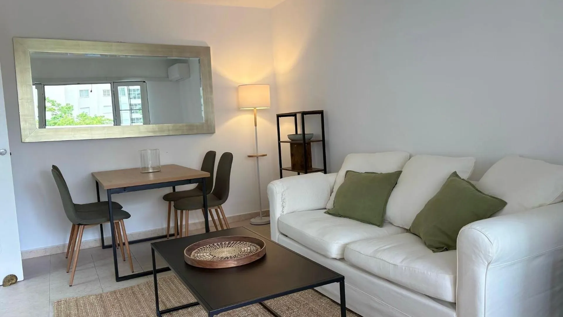 Marbella Beachside Apartment - 1 Min Walk To Beach Spain
