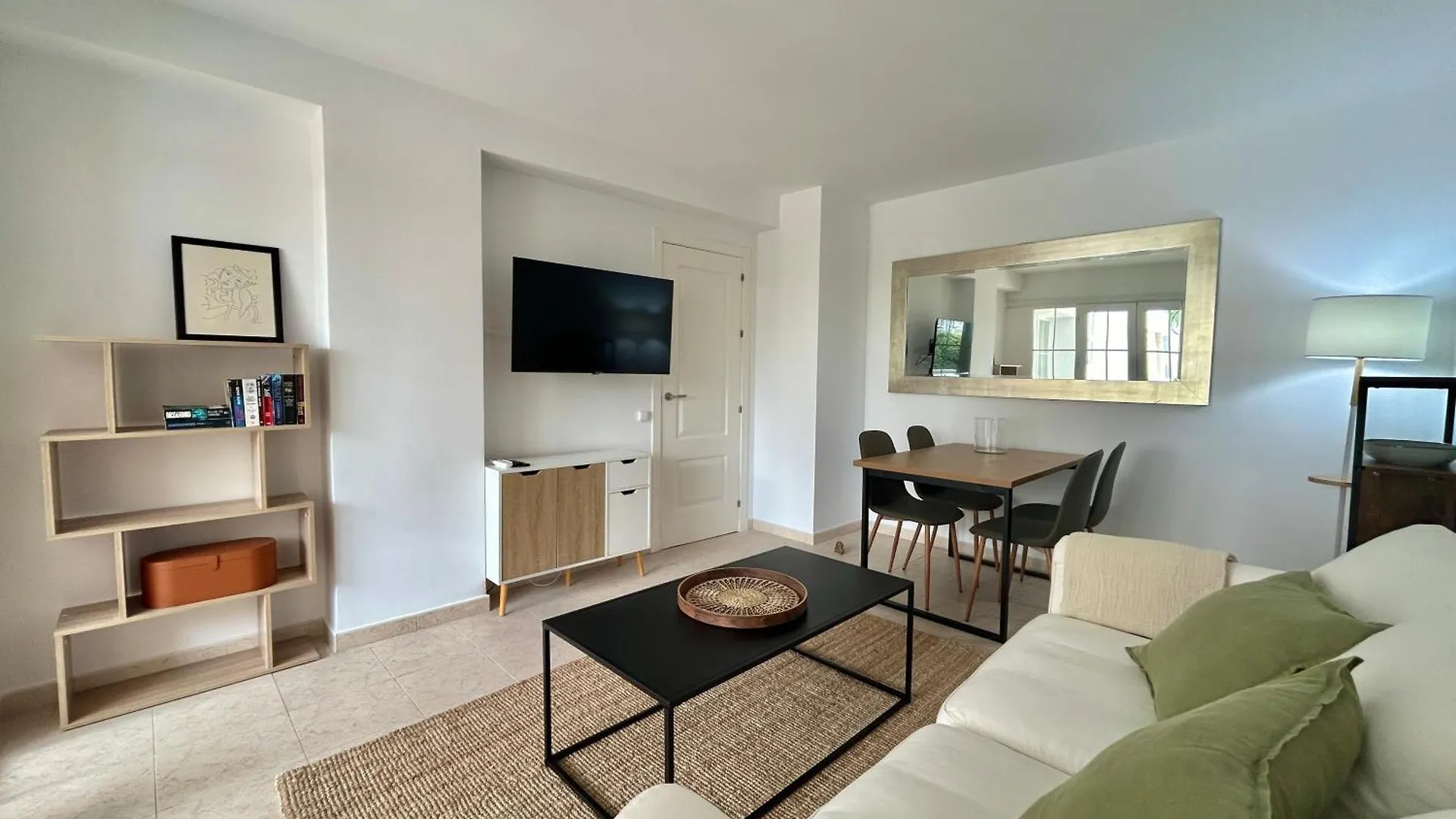 Marbella Beachside Apartment - 1 Min Walk To Beach Spain