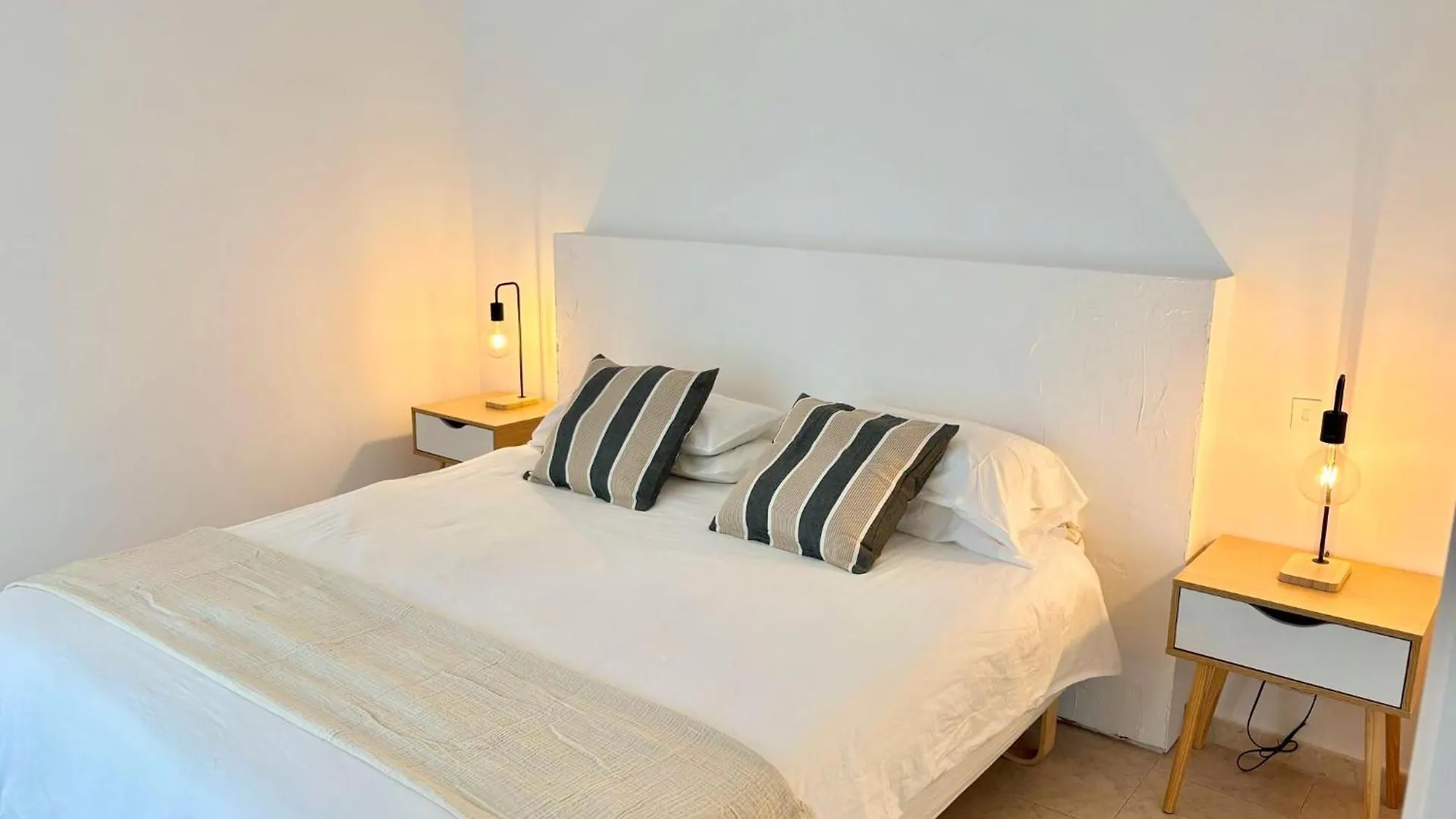 Marbella Beachside Apartment - 1 Min Walk To Beach Spain